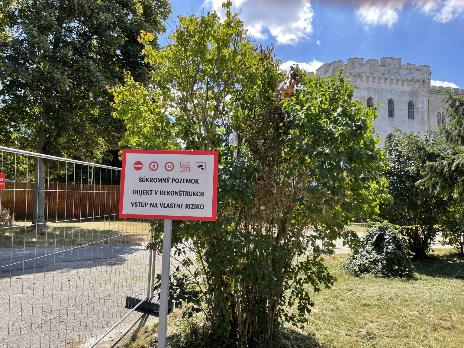 Rekonštrukcia Kaštieľa a parku v Rusovciach začala. Foto: Miroslava Pavlíková