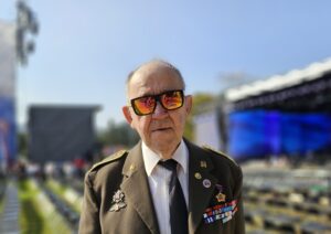 Otca mu zabili v Povstaní, keď mal dva roky. Neskôr pre to vstúpil do armády