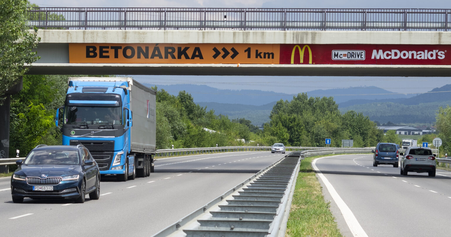 Motoristi sa dožadujú zvýšenia rýchlosti medzi Novákmi a Prievidzou. Foto: Stanislav Vavro
