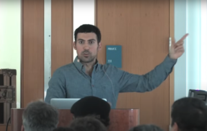 Známy hacker predviedol odpočúvanie klávesnice laserom