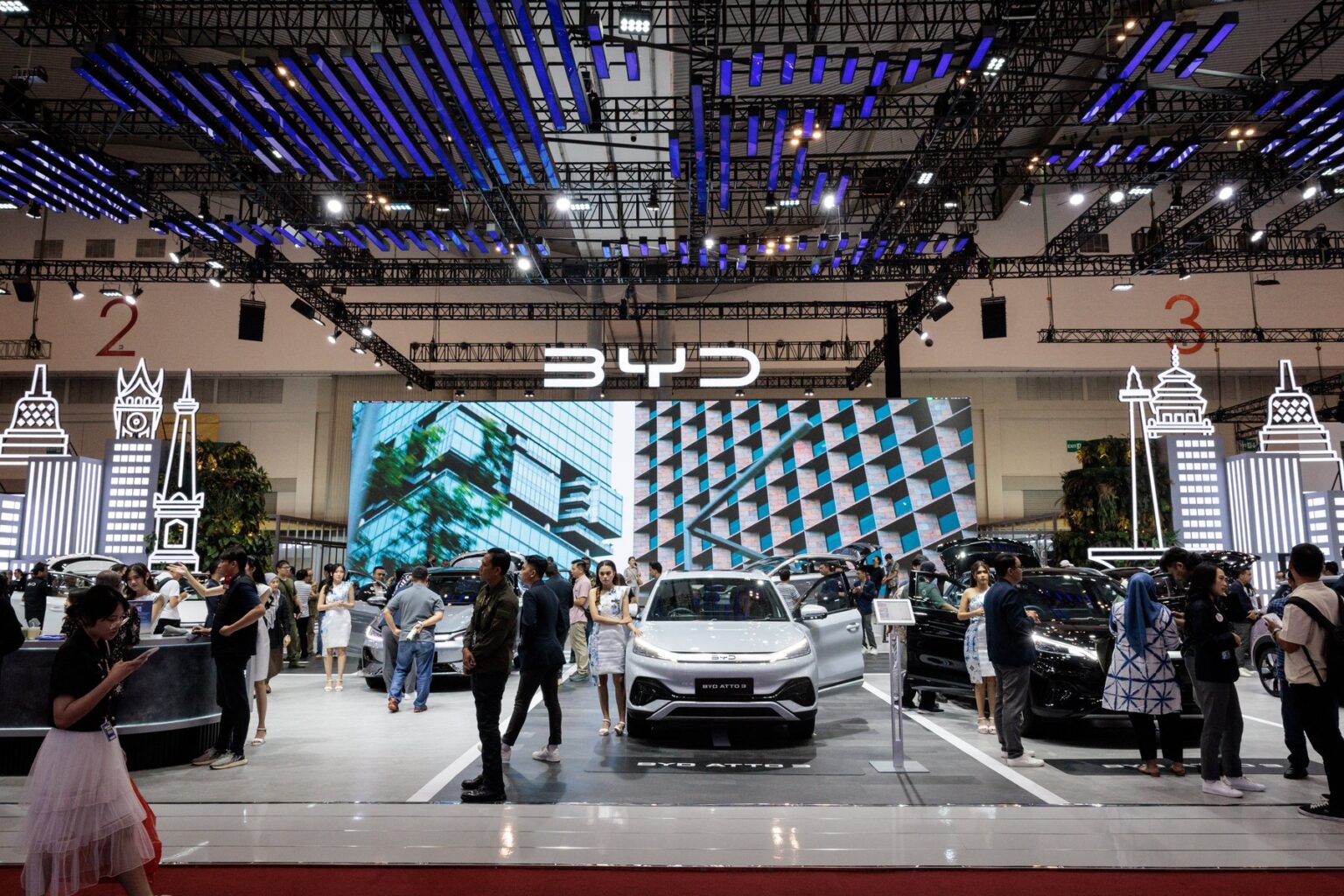 Elektrické vozidlo BYD Atto 3 (C) vystavené počas 31. ročníka medzinárodného autosalónu Gaikindo Indonézia. Foto: Profimedia.sk