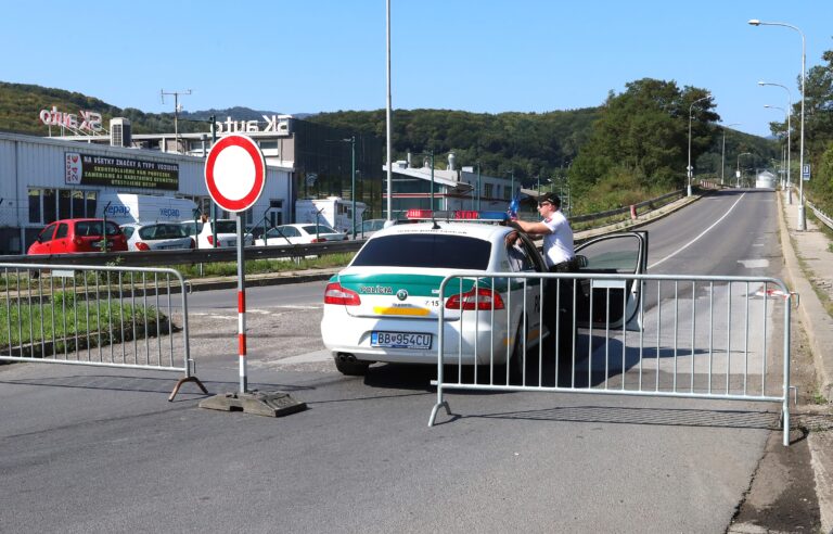 Dopravná nehoda spôsobila dočasné uzavretie R1 v smere Dolná Streda - Nitra