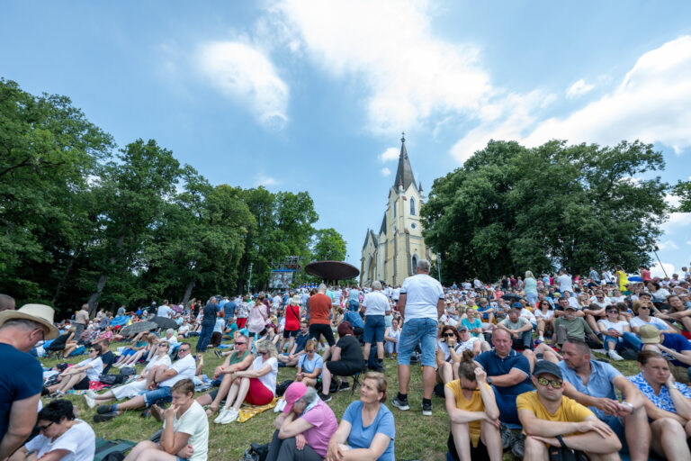 Výročie návštevy Jána Pavla II. prilákalo do Levoče státisíce pútnikov