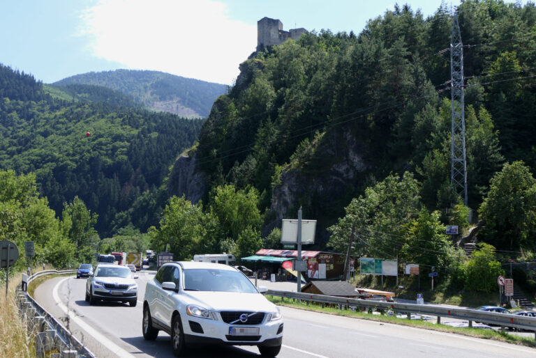 Dopravné obmedzenia na ceste I/18 pri Strečne sa predĺžia do 6. októbra