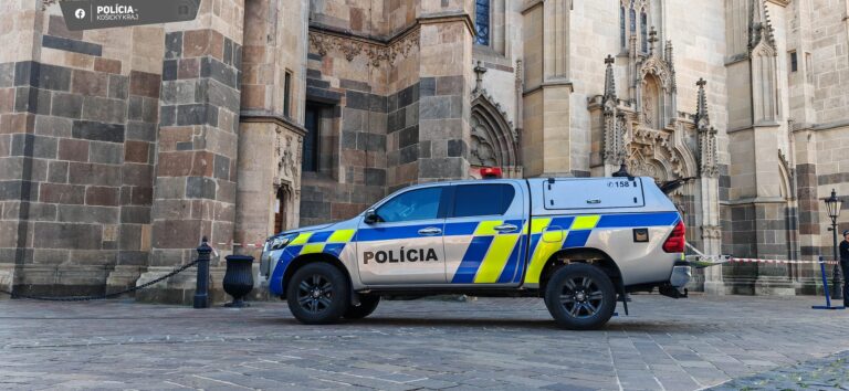 Poslanci preverujú obvinenia z policajného násilia v Košiciach, volajú po kamerách