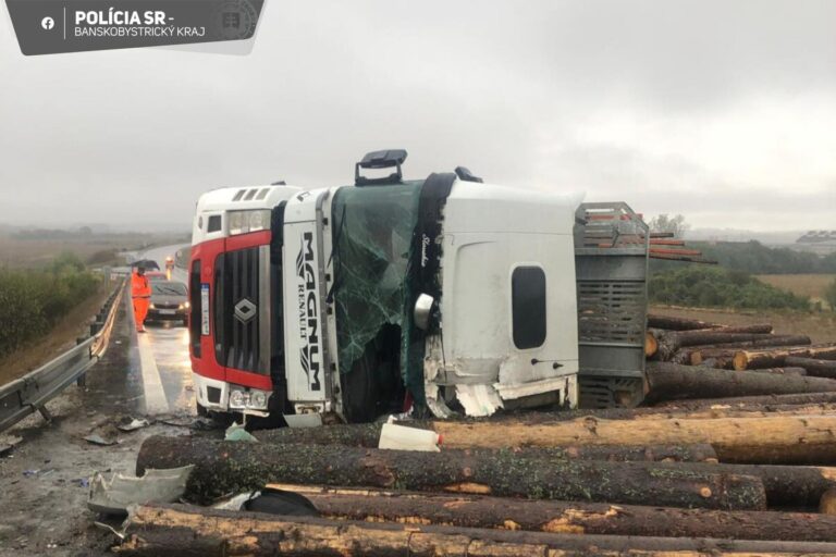 Úsek rýchlostnej cesty R2 polícia uzavrela