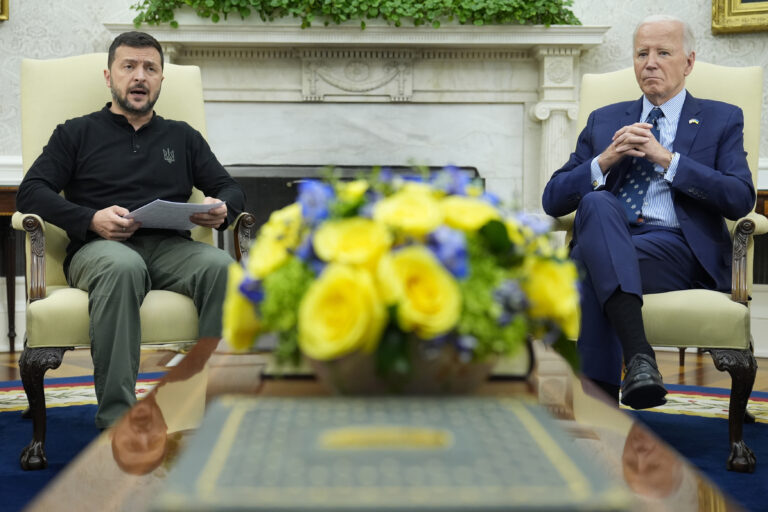 Rusko vo vojne nezvíťazí, povedal Biden počas návštevy Zelenského