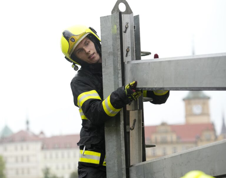 Pre povodne v Česku evakuovali obyvateľov niekoľkých obcí