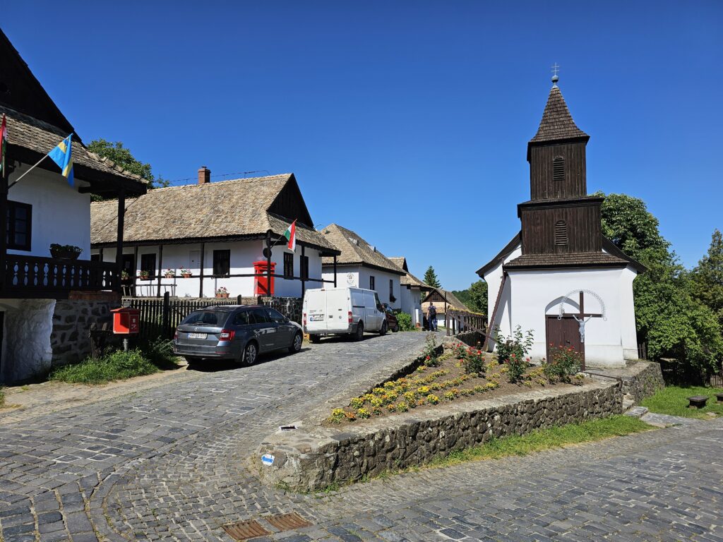 Dedina Hollókő. Foto: Branislav Caban