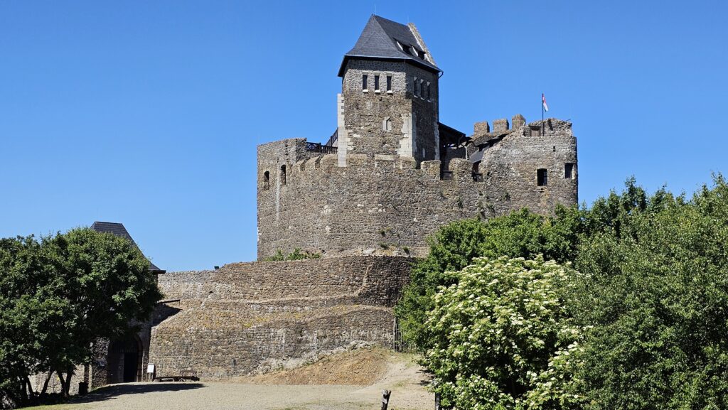 Hrad Hollókő. Foto: Branislav Caban