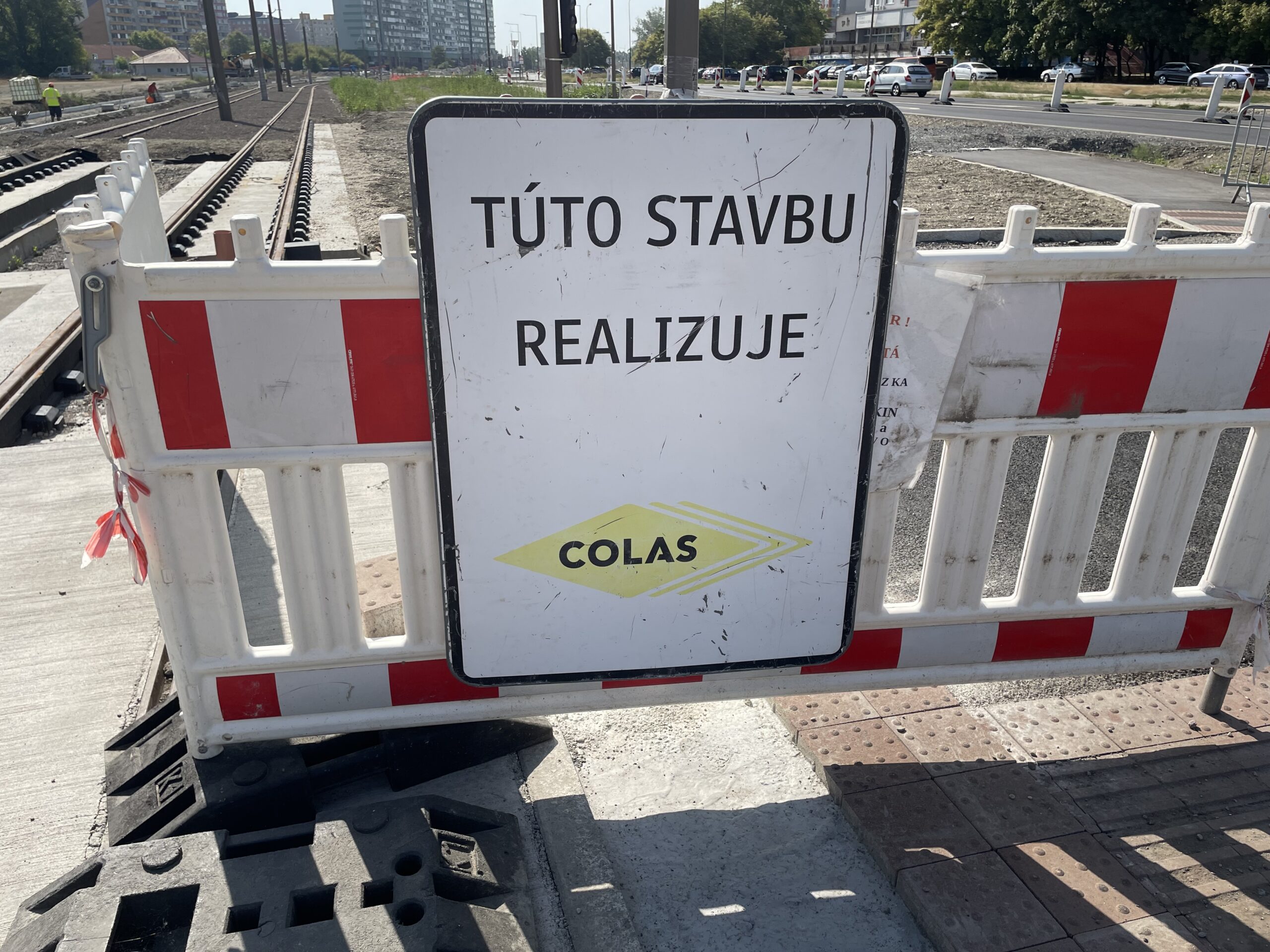 stavebný prach pri výstavbe električkovej trate