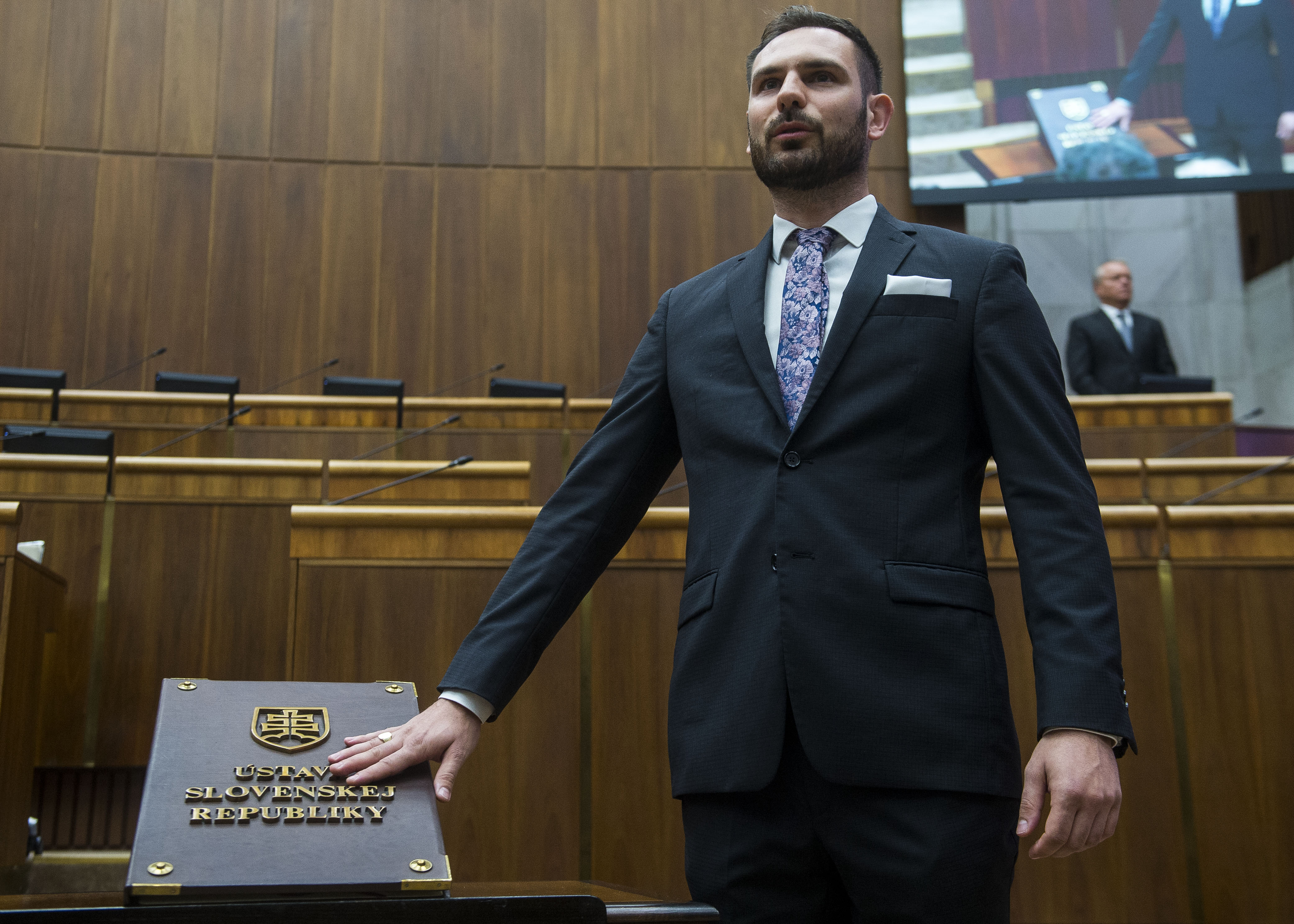 Parlament rozhodne o výzve Ficovi postaviť sa proti právu na potrat. Koalícia váha