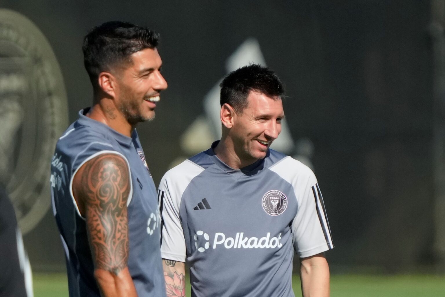 Útočníci Interu Miami Lionel Messi (vpravo) a Luis Suarez v tréningovom centre futbalového tímu MLS v piatok 13. septembra 2024 vo Fort Lauderdale na Floride. Foto: TASR/AP