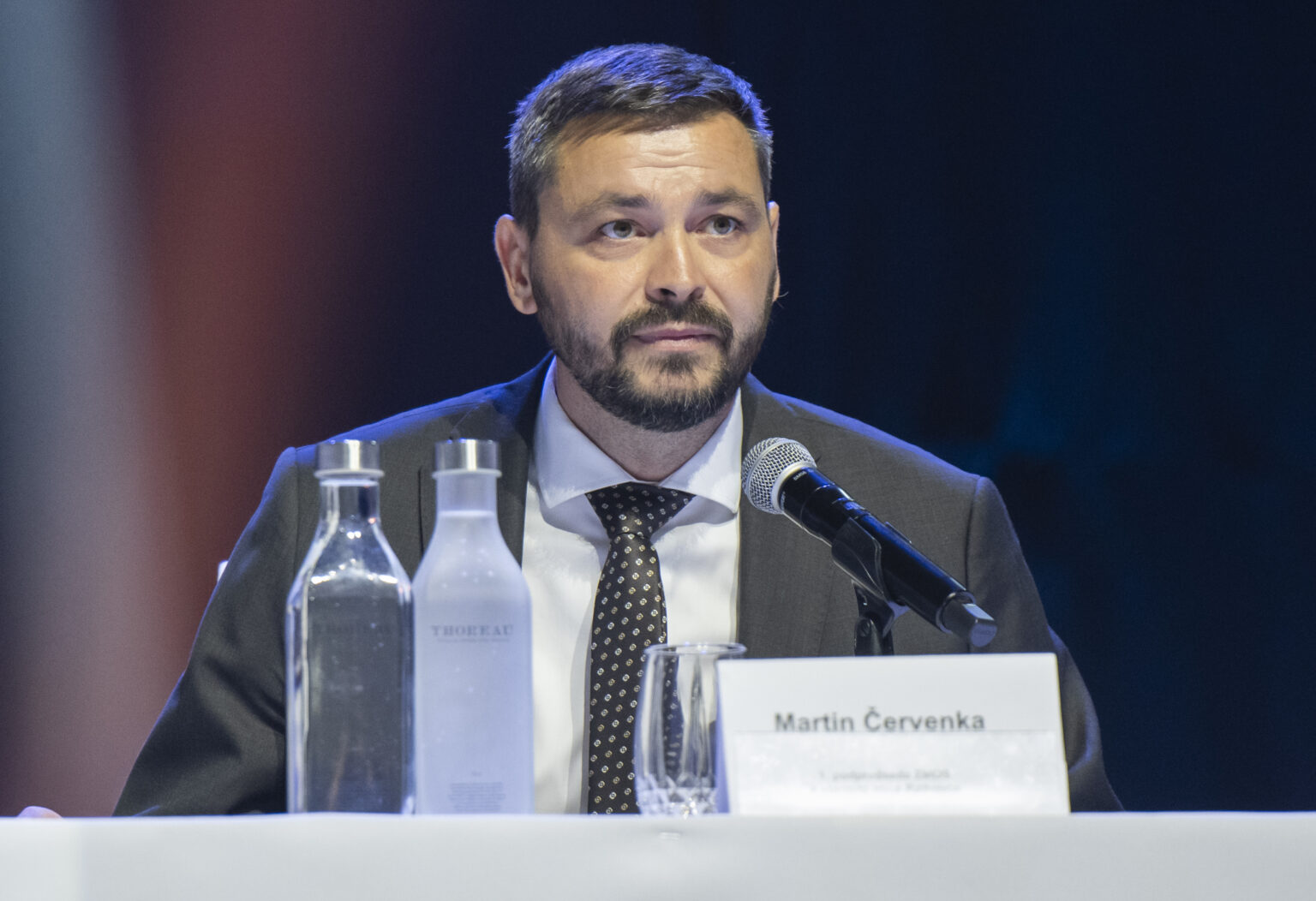Martin Červenka, prvý podpredseda Združenia miest a obcí Slovenska (ZMOS) a starosta obce Ratkovce počas 36. Snemu ZMOS 28. mája 2024 v Bratislave. Foto: Martin Baumann / Tasr