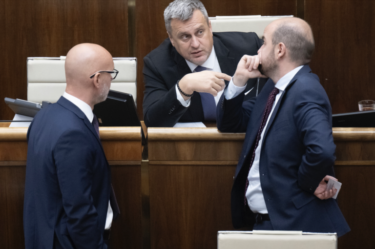 Danko: Koalícia sa nezhodla, kto povedie parlament, ale odvolávanie Šimečku podporí