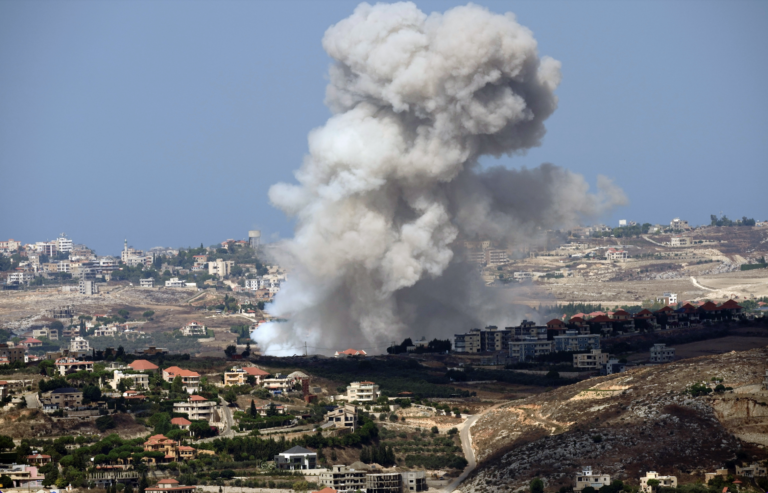 Izrael v náletoch údajne zabil veliteľa raketovej jednotky Hizballáhu