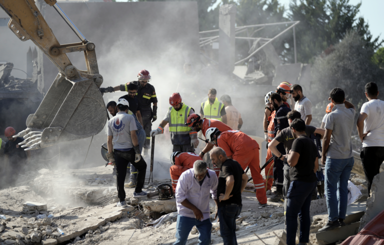 Izrael zaútočil na nákladné vozidlá so zdravotníckym a humanitárnym materiálom