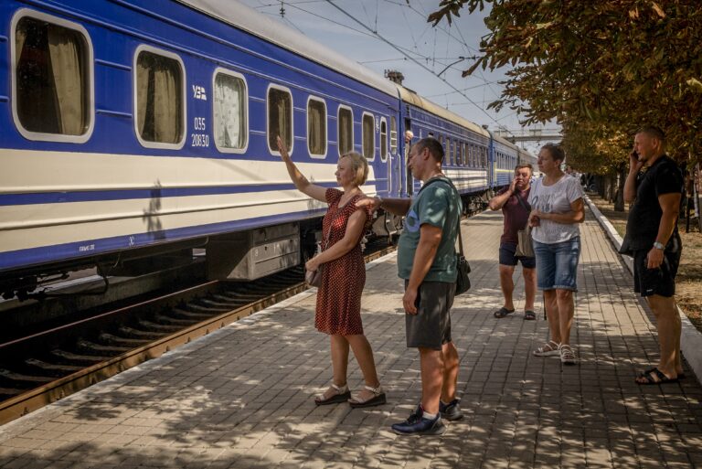 Odchádzame navždy. Ukrajinci balia kufre, ako sa blížia Rusi