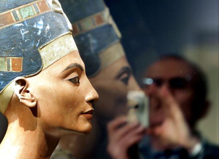 Bývalý egyptský minister spustil kampaň na vrátenie busty Nefertiti späť do krajiny