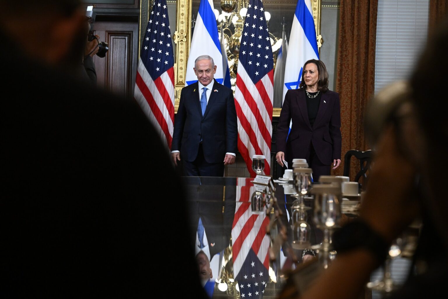 Izraelský premiér Benjamin Netanyhu a americká viceprezidentka a kandidátka na prezidentku Kamala Harrisová. Foto: ČTK/DPA/Kenny Holston - Pool via CNP