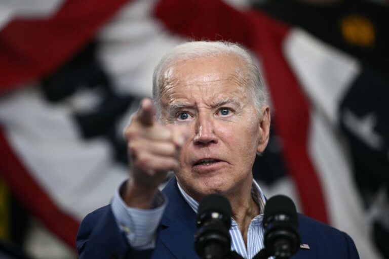 Biden: Pracujeme na tom, aby Kyjev mohol použiť rakety dlhého doletu proti Rusku