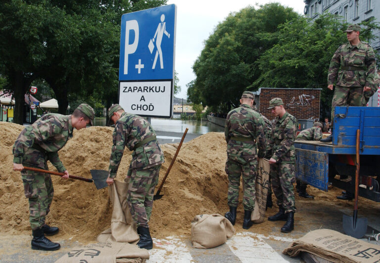 Do boja s očakávanými výdatnými zrážkami bude nasadená aj armáda