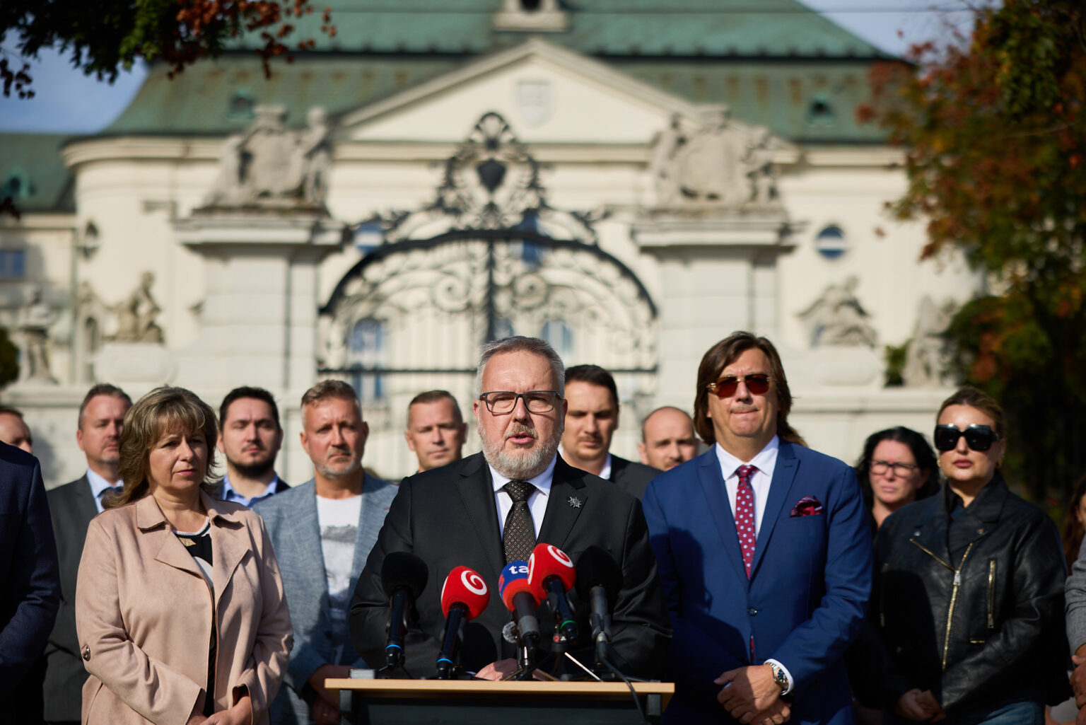 Zástupcovia cestovného ruchu a hotelierov na tlačovej besede k rastu DPH na ubytovanie. v popredí generálny manažér AHRS Martin Novotný. Foto: ahrs.sk.
