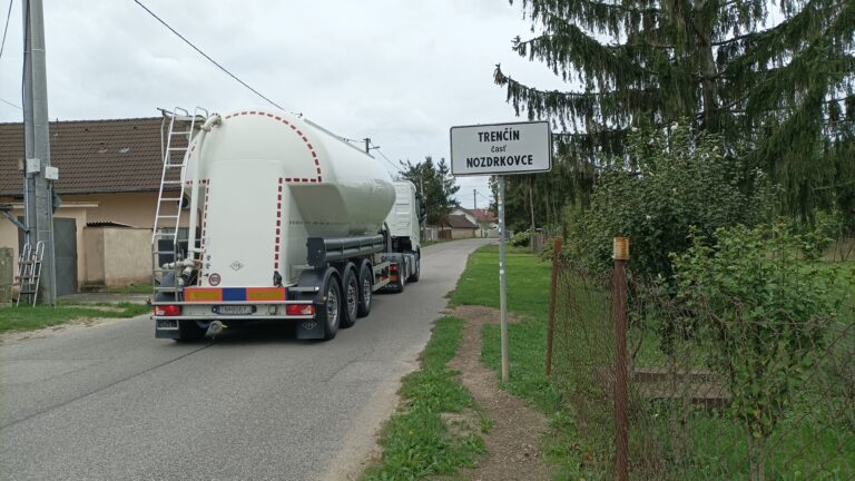 Trenčania žiadali pre väčšiu bezpečnosť obchvat. Dostanú zrekonštruovanú cestu