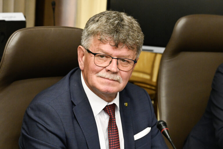 Školskí odborári vyhlásili štrajkovú pohotovosť, požadujú vyššie platy a lepšie podmienky