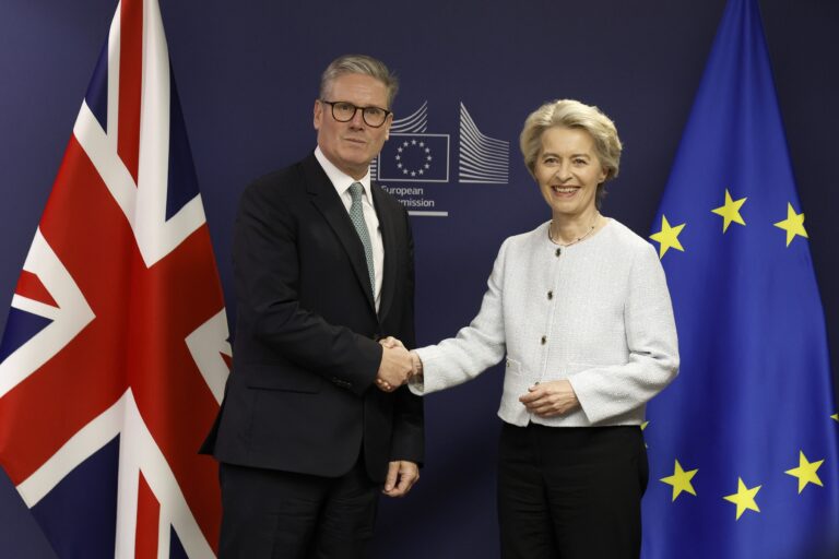 Lídri EÚ sa stretnú v Británii, Starmer pred summitom rokuje s Trumpom