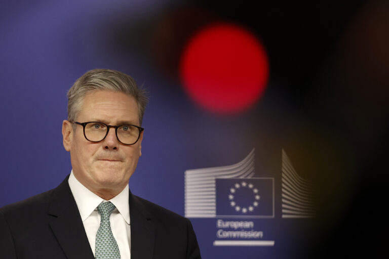 Británia: Starmer chce väčšiu spoluprácu s EÚ aj päť rokov po brexite