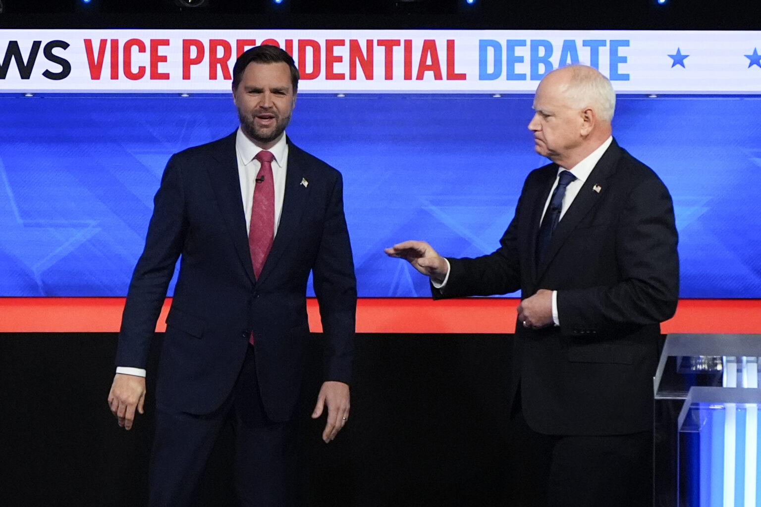 JD Vance a Tim Walz. Foto: TASR/AP