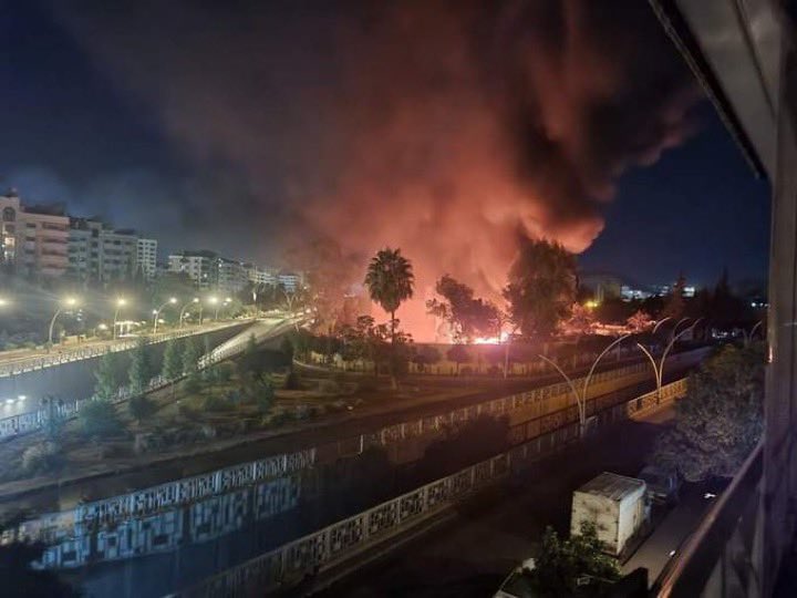 Sýrskou metropolou Damask otriasla explózia, z útoku obviňujú Izrael