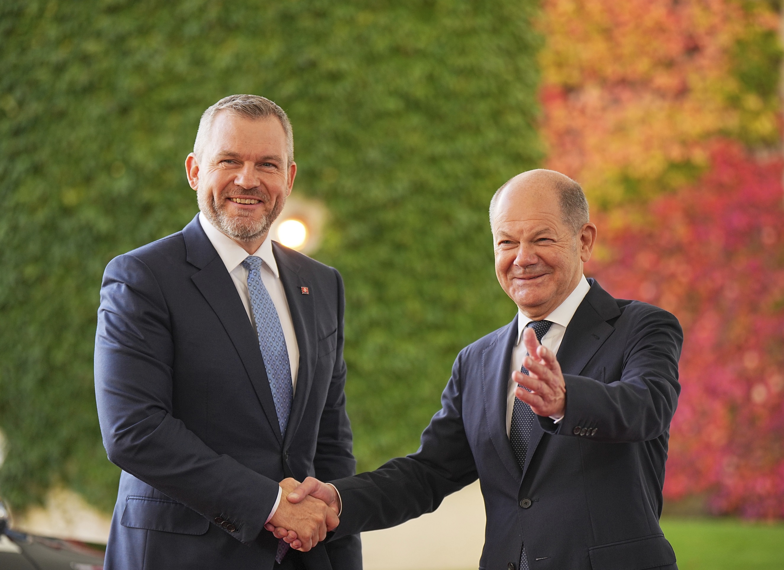 Pellegrini a Scholz sa zhodli: Vstup Ukrajiny do NATO nateraz nie je realistický