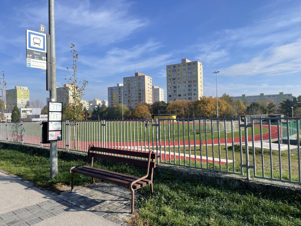 zastávka mhd prístrešok