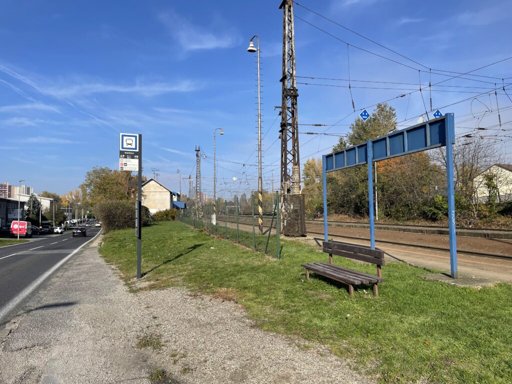 zastávka mhd prístrešok