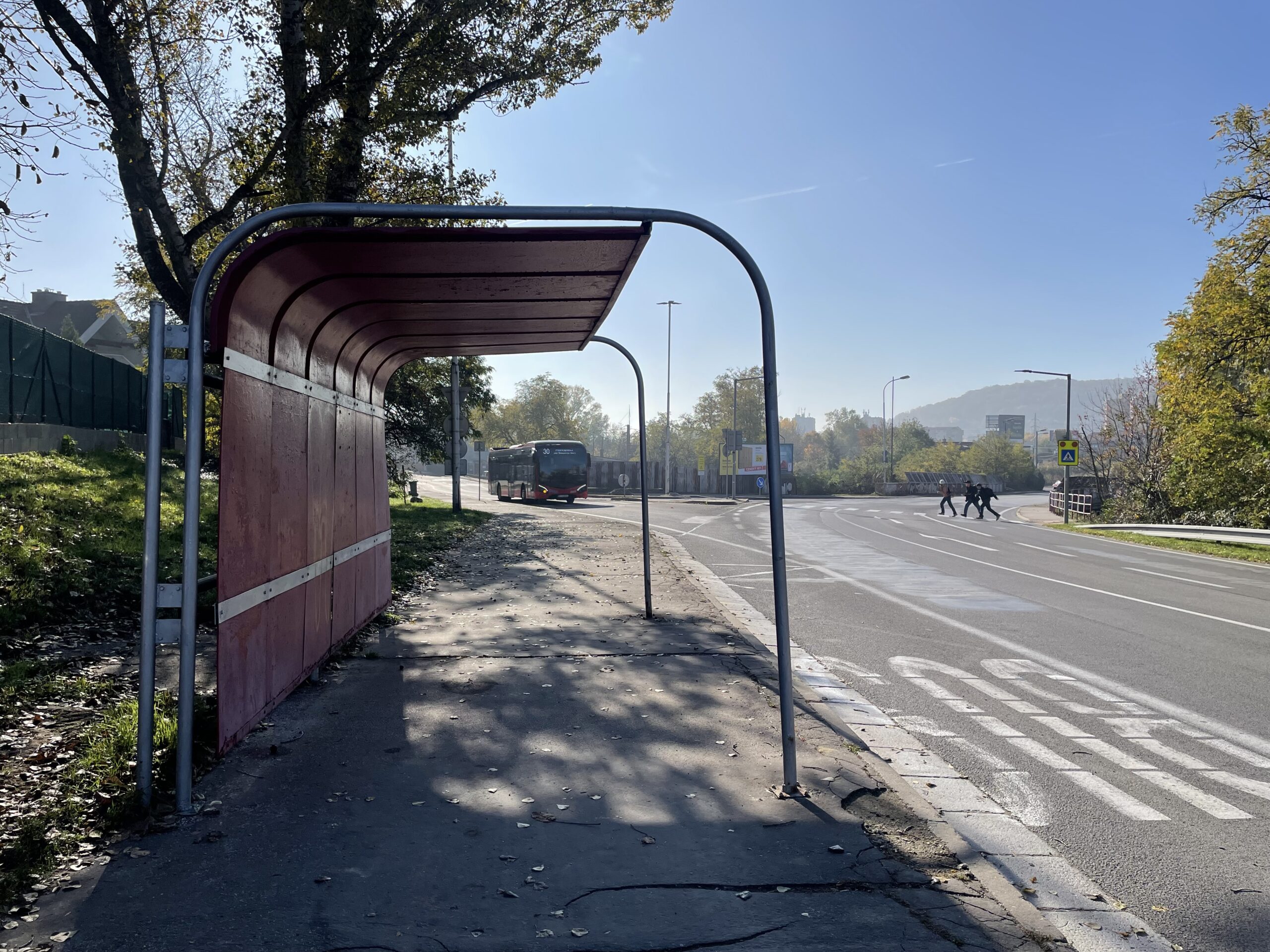 zastávka mhd prístrešok