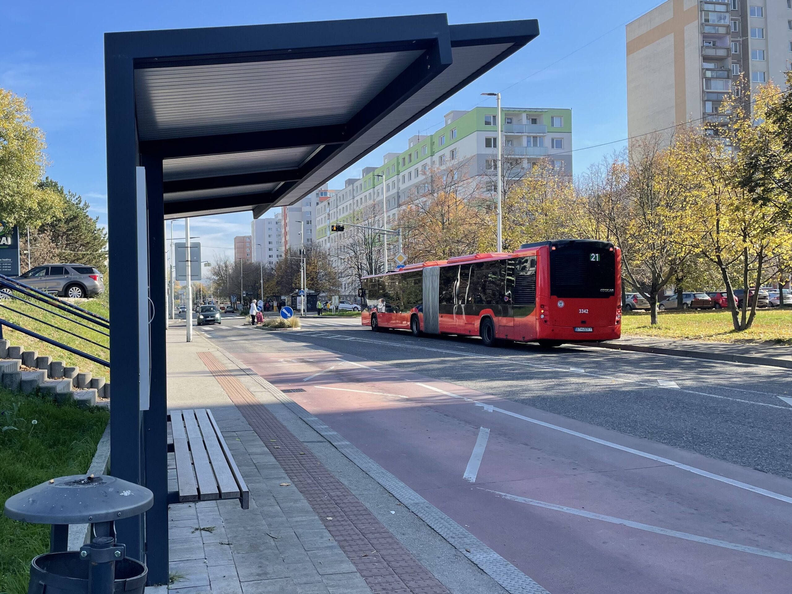 zastávka mhd prístrešok