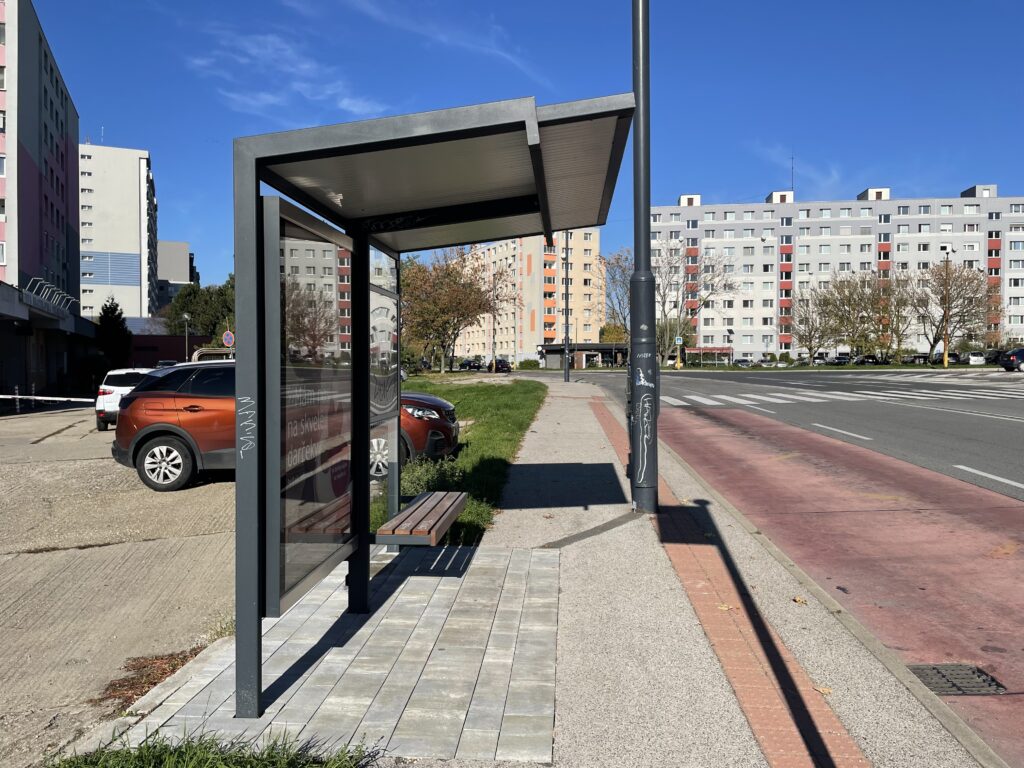zastávka mhd prístrešok