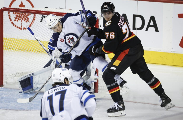 Winnipeg zvíťazil v Calgary 5:3, má ôsmy triumf v sezóne