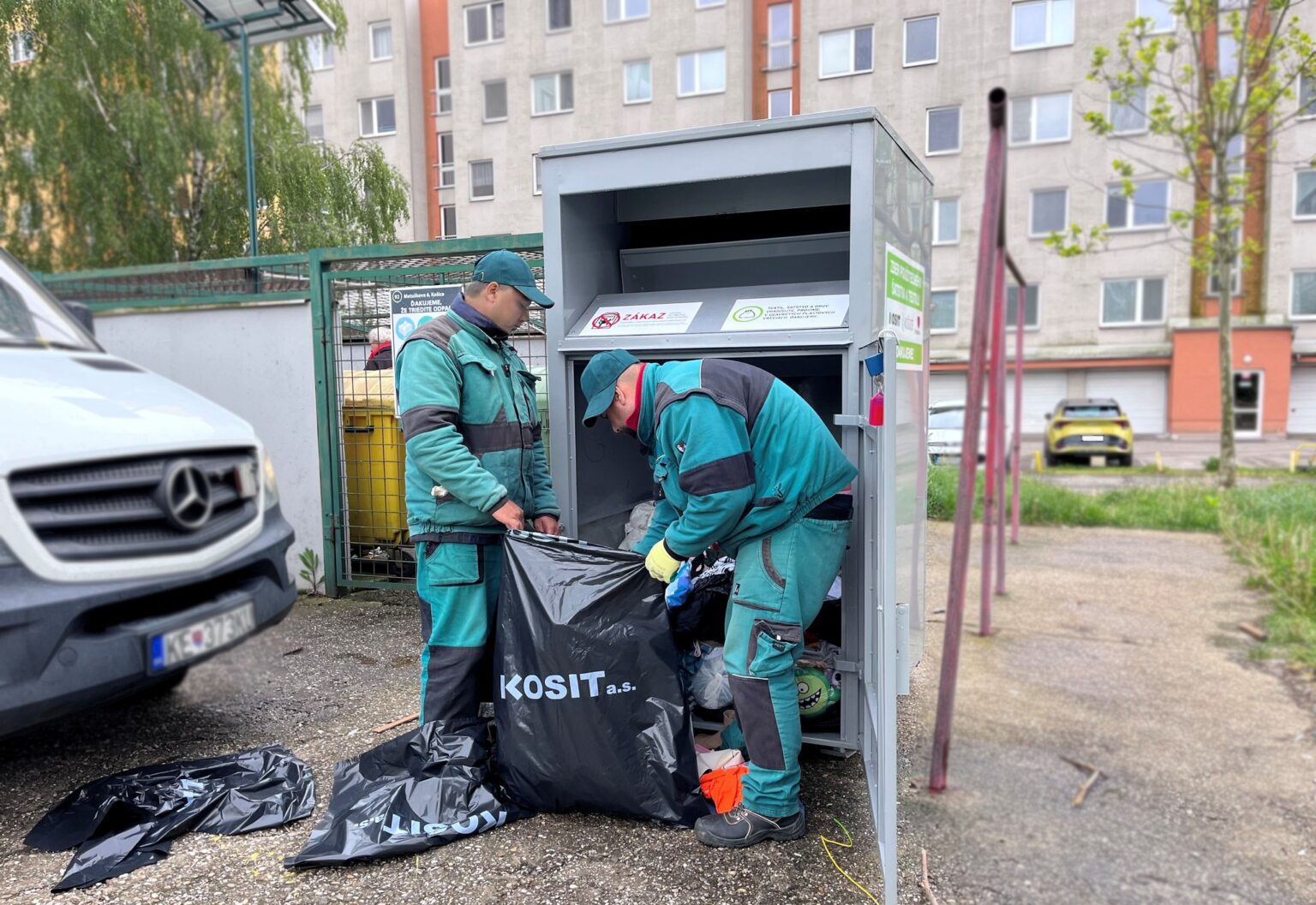 V Košiciach vykonávajú zber textilu v spolupráci s Kositom. Foto: FB Za čistejší východ
