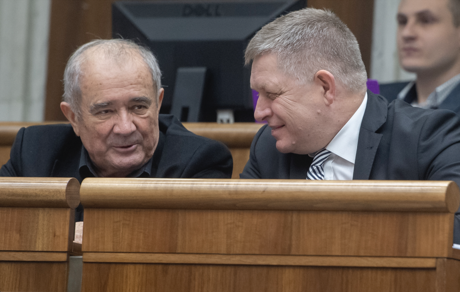 Vľavo Dušan Muňko a vpravo Robert Fico. Foto: Jaroslav Novák/TASR