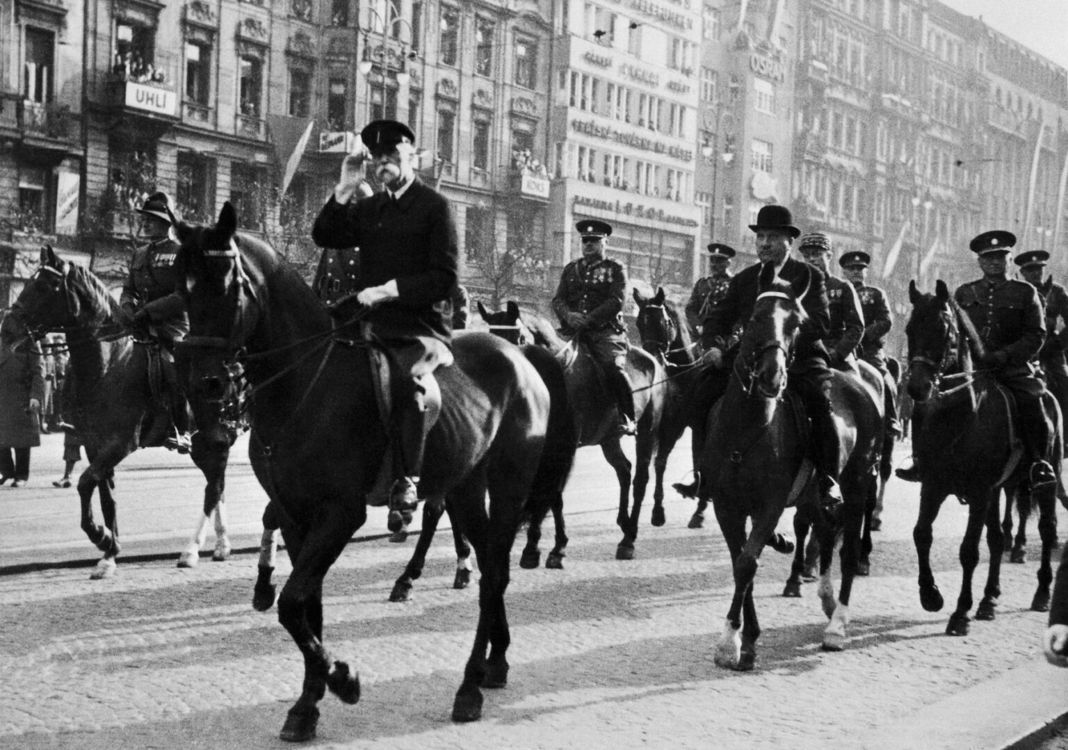 Prezident Tomáš Garrigue Masaryk na koni počas prehliadky na Václavskom námestí v Prahe 28. októbra 1933. Zdroj: ČTK