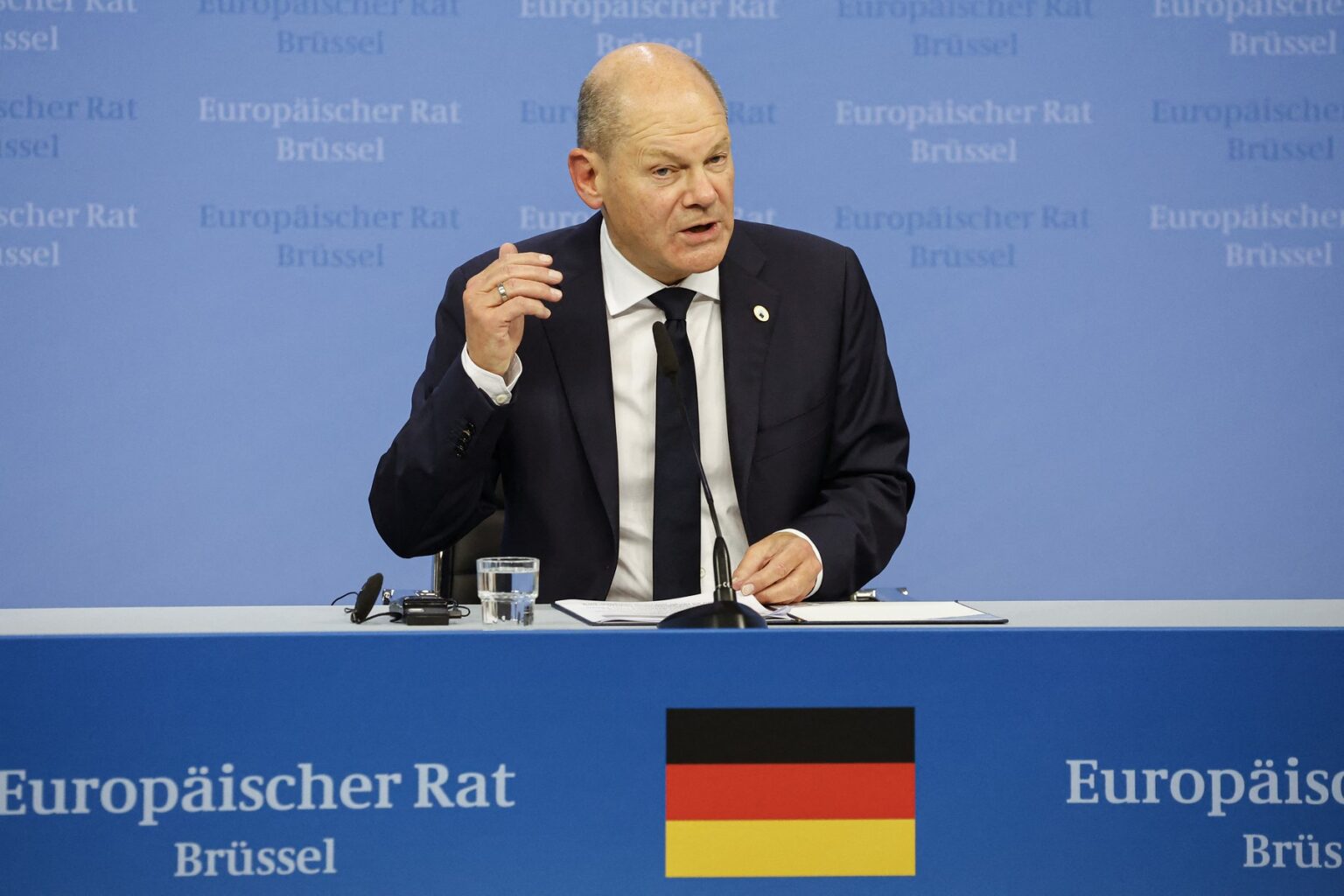 Nemecký kancelár Olaf Scholz vystupuje na tlačovej konferencii po summite EÚ v Bruseli 17. októbra 2024. Foto: Ludovic Marin / AFP / Profimedia