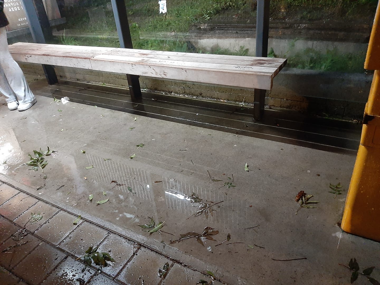 zastávka mhd prístrešok