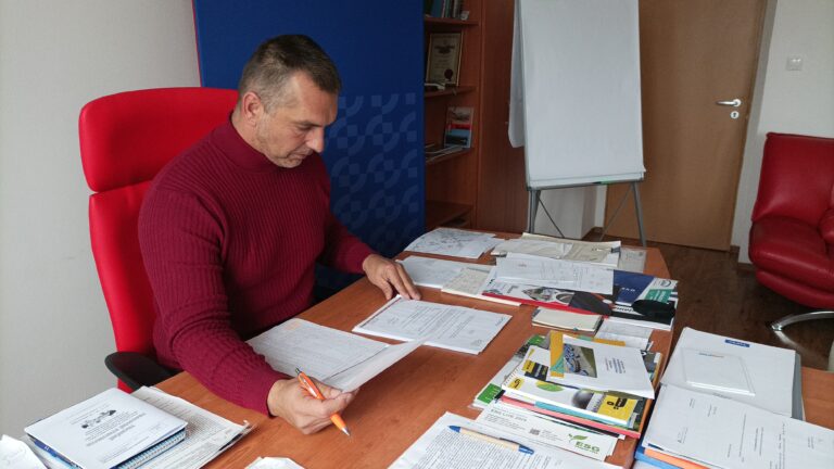 Jednorazové odmeny aj pre samosprávy: vláda má rozhodnúť už tento mesiac