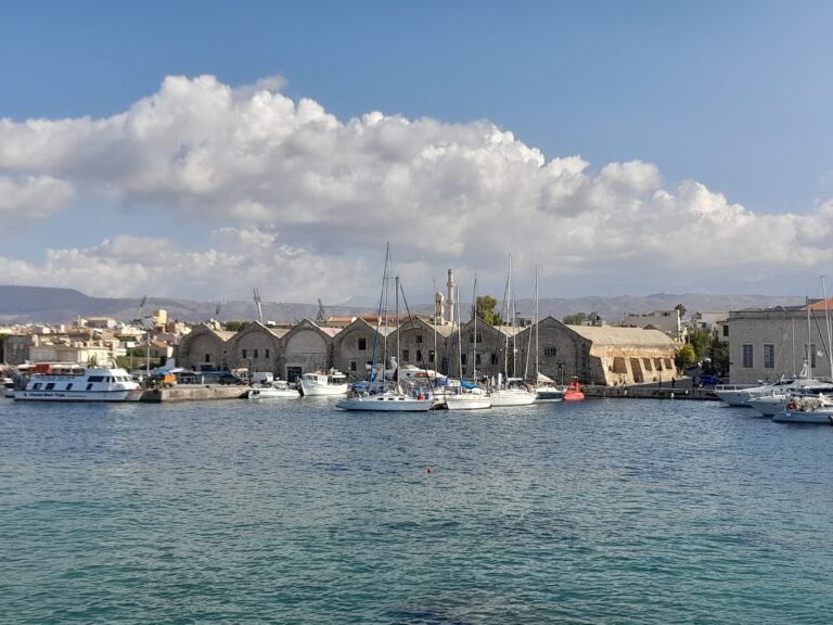 Krétu a Santorini zasiahlo silné zemetrasenie, otrasy cítili aj na Cypre