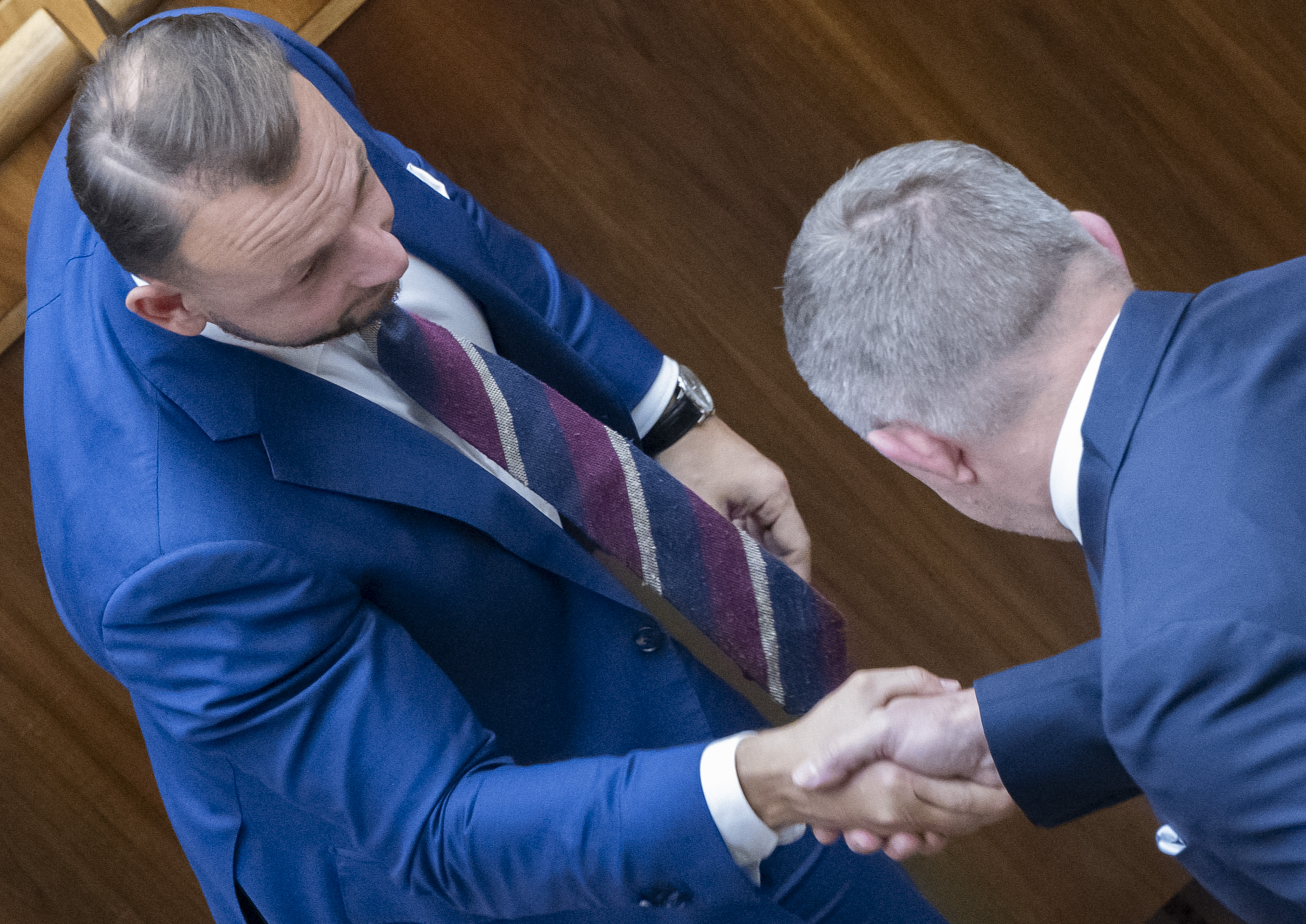 Máme vážnejšie problémy. Fico vysvetlil, prečo sa  bude Šutaj Eštok odvolávať až vo februári