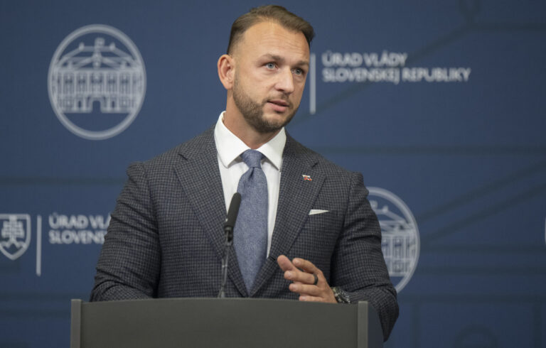 Ministerstvo vnútra odporúča školám prísnejšie opatrenia