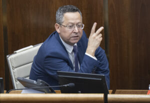 Kamenický a Šimečka sa prekrikovali pri debate o mame šéfa PS